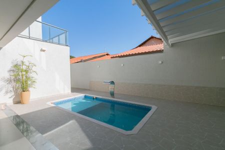 Casa à venda com 380m², 4 quartos e 4 vagas Casa à venda com 380m², 4 quartos e 4 vagasÁrea comum