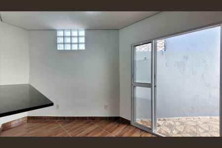 Casa para alugar com 60m², 2 quartos e sem vagaSala