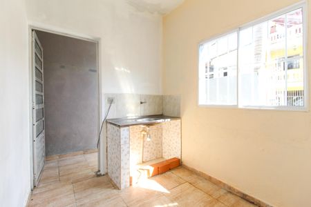 Sala/Cozinha de casa para alugar com 1 quarto, 56m² em Jardim das Camelias, São Paulo