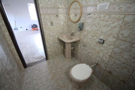 Casa à venda com 450m², 4 quartos e 6 vagasBanheiro 2