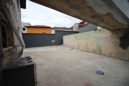 Casa à venda com 450m², 4 quartos e 6 vagasQuintal