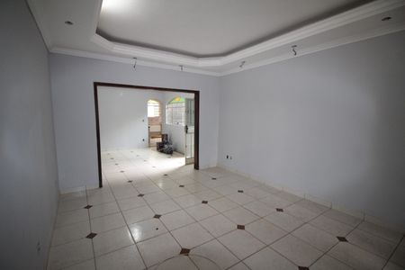 Casa à venda com 450m², 4 quartos e 6 vagasSala