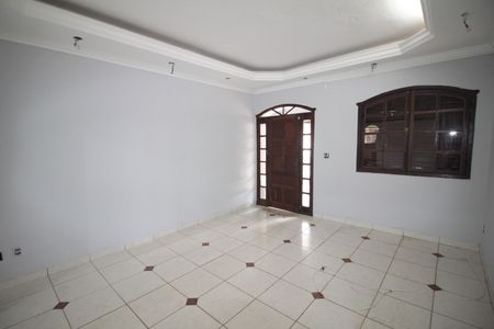 Casa à venda com 450m², 4 quartos e 6 vagasSala