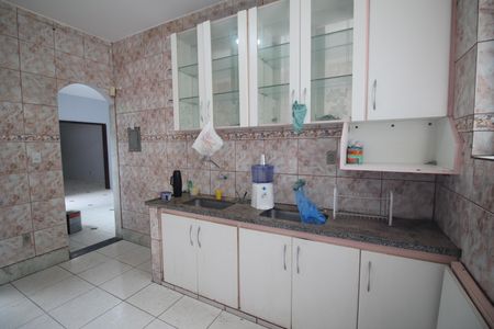 Casa à venda com 450m², 4 quartos e 6 vagasCozinha