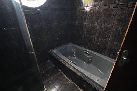 Casa à venda com 450m², 4 quartos e 6 vagasBanhero da Suíte