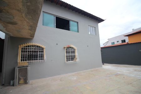 Casa à venda com 450m², 4 quartos e 6 vagasQuintal
