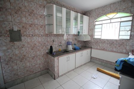 Casa à venda com 450m², 4 quartos e 6 vagasCozinha