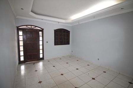 Sala de casa para alugar com 4 quartos, 450m² em Diamante, Belo Horizonte