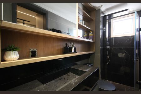 Apartamento à venda com 190m², 2 quartos e 3 vagasBanheiro suíte 2