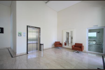 Apartamento à venda com 190m², 2 quartos e 3 vagasHall social