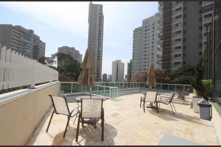 Apartamento à venda com 190m², 2 quartos e 3 vagasÁrea comum - Piscina