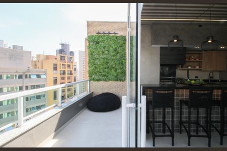 Apartamento à venda com 190m², 2 quartos e 3 vagasTerraço Gourmet