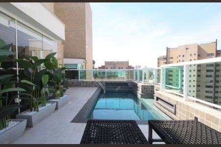 Apartamento à venda com 190m², 2 quartos e 3 vagasPiscina