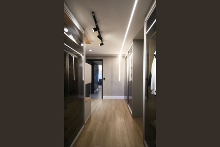 Apartamento à venda com 190m², 2 quartos e 3 vagasCloset Suíte 2