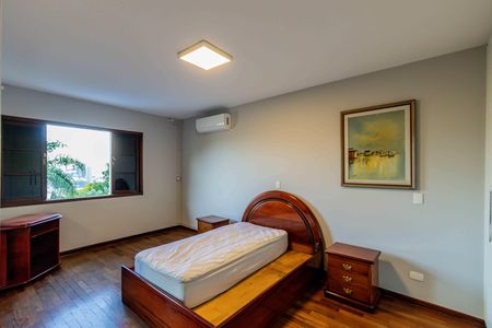 Casa para alugar com 460m², 3 quartos e 4 vagas Casa para alugar com 460m², 3 quartos e 4 vagasSuite