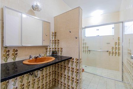 Casa para alugar com 460m², 3 quartos e 4 vagas Casa para alugar com 460m², 3 quartos e 4 vagasBanheiro social