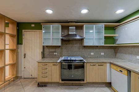 Cozinha de casa para alugar com 3 quartos, 460m² em Vila Romana, São Paulo
