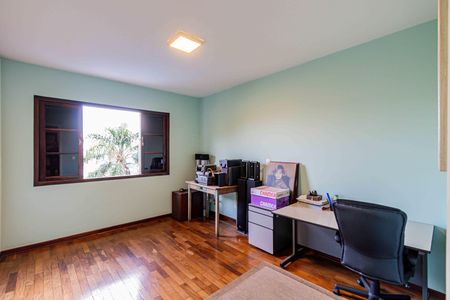 Casa para alugar com 460m², 3 quartos e 4 vagas Casa para alugar com 460m², 3 quartos e 4 vagasQuarto 02