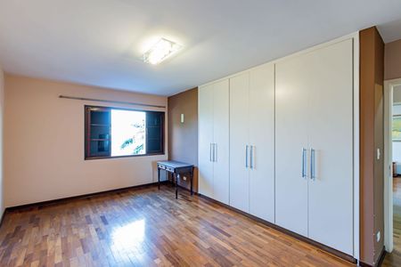 Casa para alugar com 460m², 3 quartos e 4 vagas Casa para alugar com 460m², 3 quartos e 4 vagasQuarto 01
