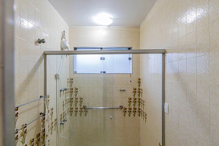 Banheiro social de casa para alugar com 3 quartos, 460m² em Vila Romana, São Paulo
