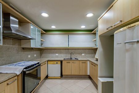 Casa para alugar com 460m², 3 quartos e 4 vagas Casa para alugar com 460m², 3 quartos e 4 vagasCozinha