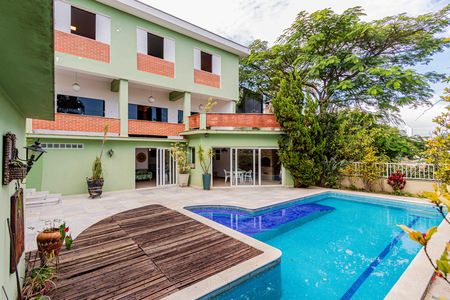 Casa para alugar com 460m², 3 quartos e 4 vagas Casa para alugar com 460m², 3 quartos e 4 vagasFachada interior