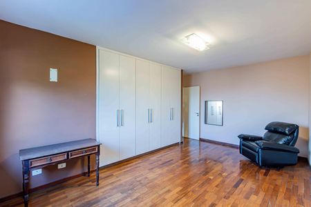 Casa para alugar com 460m², 3 quartos e 4 vagas Casa para alugar com 460m², 3 quartos e 4 vagasQuarto 01
