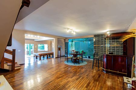 Casa para alugar com 460m², 3 quartos e 4 vagas Casa para alugar com 460m², 3 quartos e 4 vagasSalão