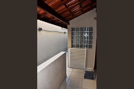 Casa à venda com 71m², 2 quartos e 1 vagaÁrea comum
