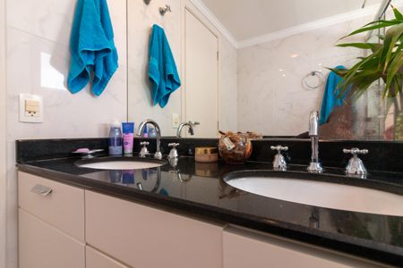 Apartamento à venda com 158m², 3 quartos e 3 vagasBanheiro da Suíte 3