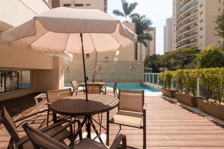 Apartamento à venda com 158m², 3 quartos e 3 vagasÁrea comum - Piscina