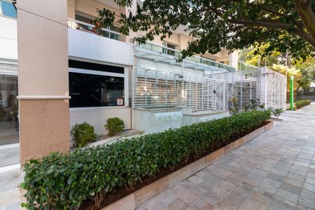 Apartamento à venda com 158m², 3 quartos e 3 vagasFachada e portaria