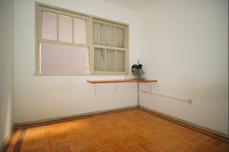 Quarto 1 de apartamento para alugar com 2 quartos, 62m² em Petrópolis, Porto Alegre