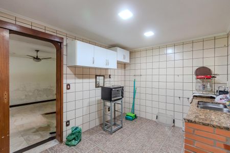 Casa à venda com 230m², 3 quartos e 1 vaga Casa à venda com 230m², 3 quartos e 1 vagaCozinha