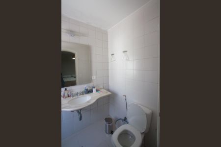 Casa à venda com 220m², 4 quartos e 2 vagasBanheiro de Serviço