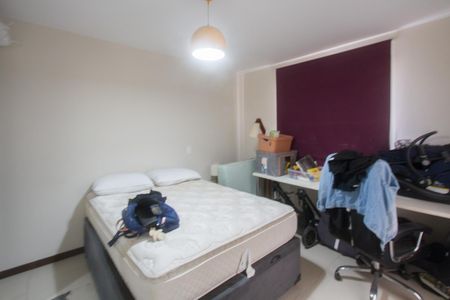 Casa à venda com 220m², 4 quartos e 2 vagasQuarto de Serviço