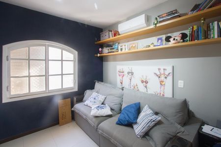 Casa à venda com 220m², 4 quartos e 2 vagasQuarto 