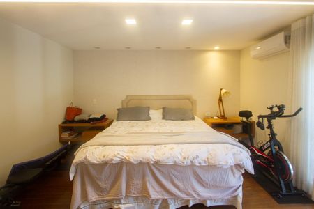 Casa à venda com 220m², 4 quartos e 2 vagasSuíte 1