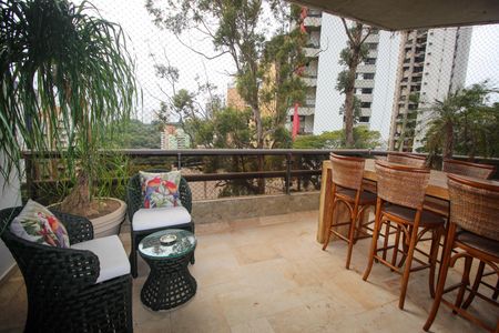 Apartamento para alugar com 425m², 4 quartos e 4 vagasVaranda