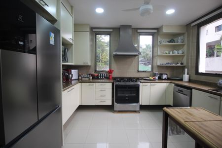 Apartamento para alugar com 425m², 4 quartos e 4 vagasCozinha