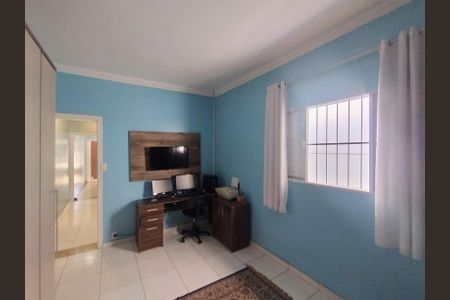Casa à venda com 179m², 3 quartos e 2 vagasQuarto 2