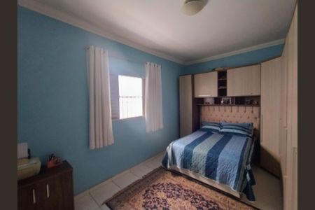 Casa à venda com 179m², 3 quartos e 2 vagasQuarto 2