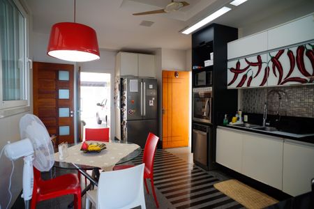 Casa de condomínio à venda com 491m², 7 quartos e 2 vagasCozinha