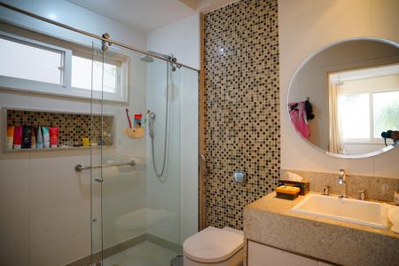 Casa de condomínio à venda com 491m², 7 quartos e 2 vagasBanheiro da Suíte 1