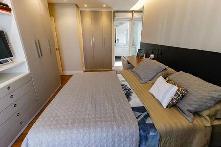 Apartamento à venda com 192m², 4 quartos e 4 vagas Apartamento à venda com 192m², 4 quartos e 4 vagasSuíte 2