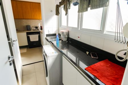 Apartamento à venda com 192m², 4 quartos e 4 vagas Apartamento à venda com 192m², 4 quartos e 4 vagasÁrea de Serviço