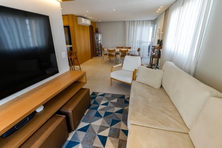 Apartamento à venda com 192m², 4 quartos e 4 vagas Apartamento à venda com 192m², 4 quartos e 4 vagasSala