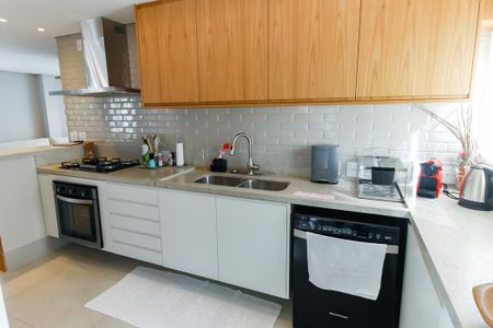 Apartamento à venda com 192m², 4 quartos e 4 vagas Apartamento à venda com 192m², 4 quartos e 4 vagasCozinha - Armários