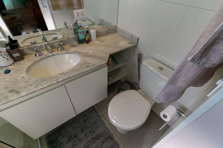 Apartamento à venda com 192m², 4 quartos e 4 vagas Apartamento à venda com 192m², 4 quartos e 4 vagasBanheiro da Suíte 1