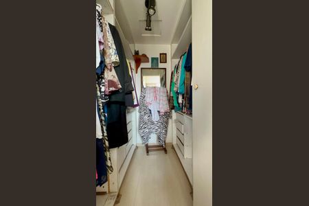 Apartamento à venda com 160m², 4 quartos e 2 vagasCloset da suíte 3
